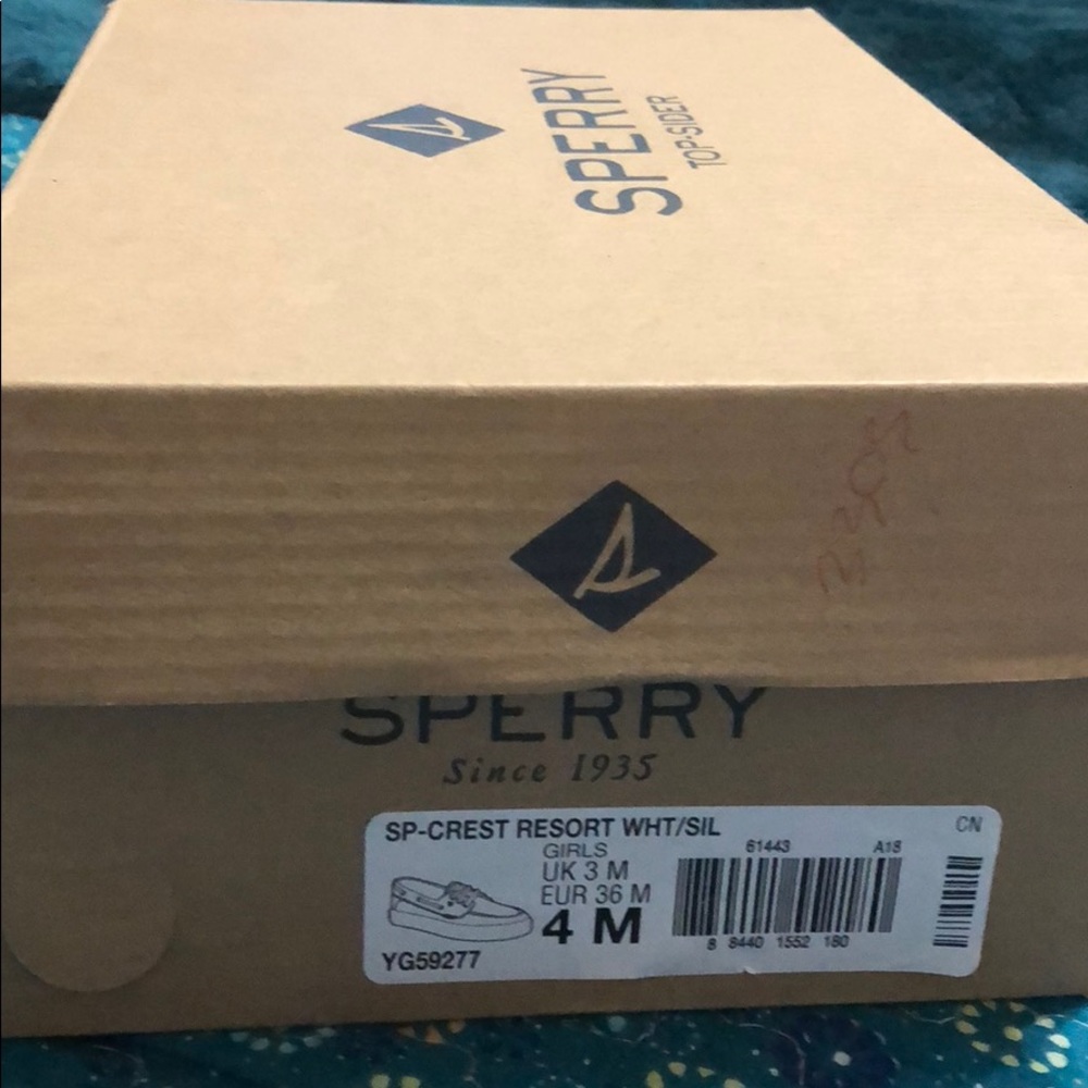 Size 4m sperrys Brand new